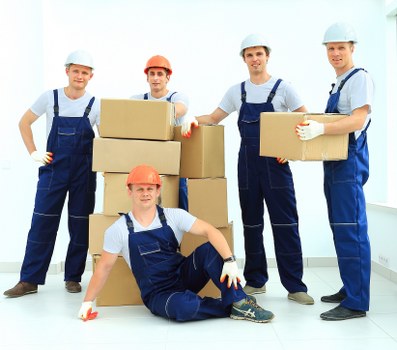 Packing boxes and moving support for Barnes customers